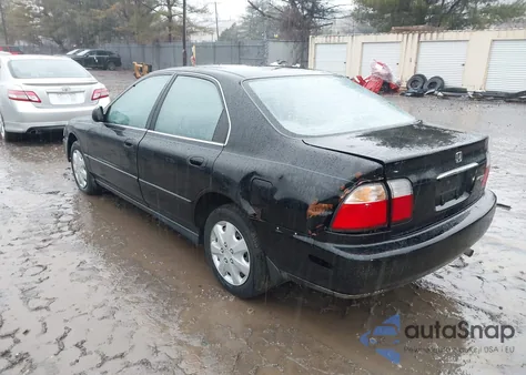 1996 Honda Accord Lx/Ex from USA, damaged, VIN 1HGCD563XTA301892